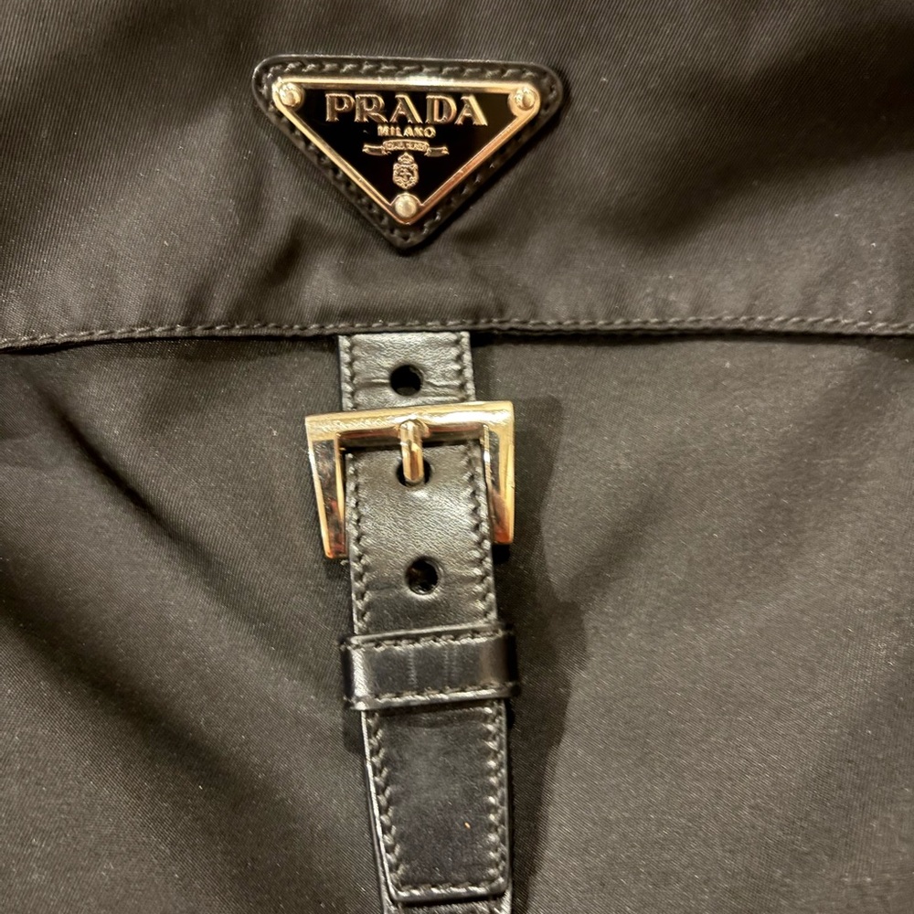 Prada Black Messenger Bag Sleek Minimalist Design - Picture 2 of 9